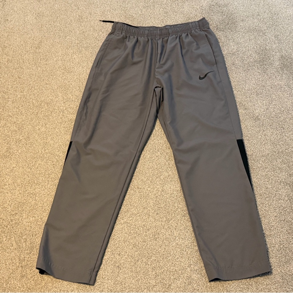 Nike Men's Gray Joggers with Black Accents